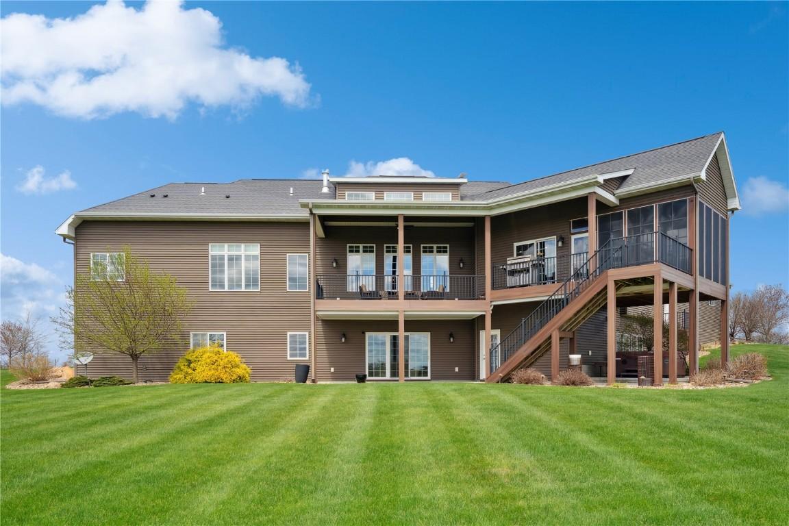 Vinton, Iowa, 52349, United States, 5 Bedrooms Bedrooms, ,6 BathroomsBathrooms,Residential,For Sale,1980405