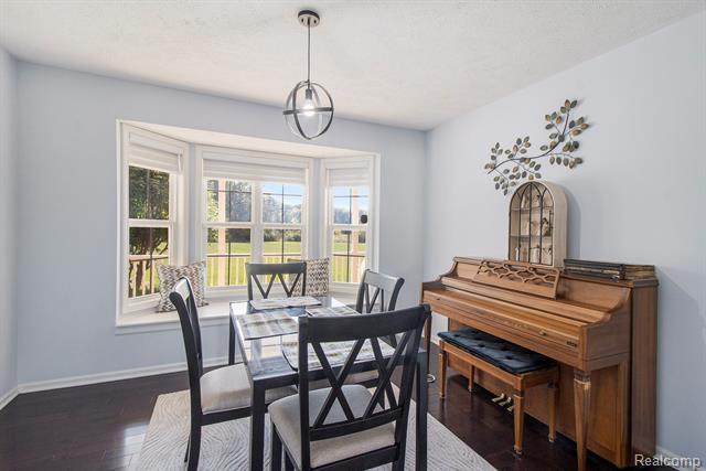 Oceola Twp, Michigan, 48843, United States, 3 Bedrooms Bedrooms, ,4 BathroomsBathrooms,Residential,For Sale,1980235