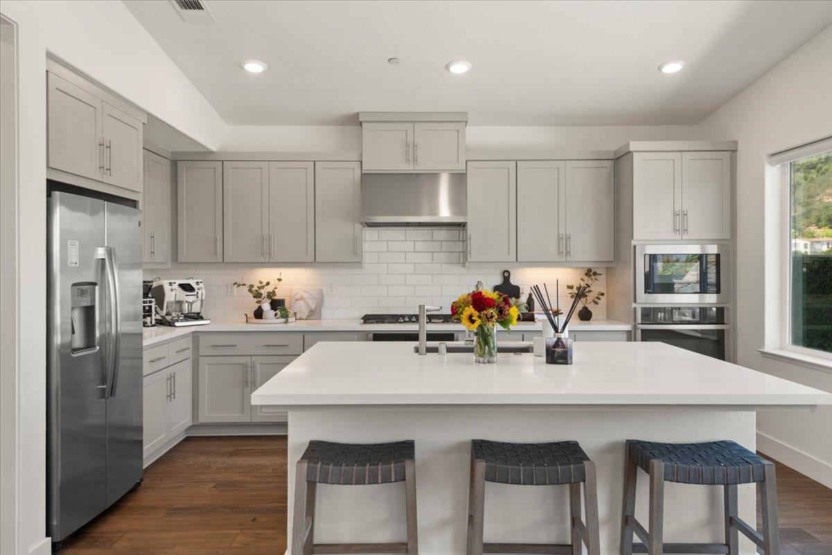 Gilroy, California, 95020, United States, 4 Bedrooms Bedrooms, ,3 BathroomsBathrooms,Residential,For Sale,1907628