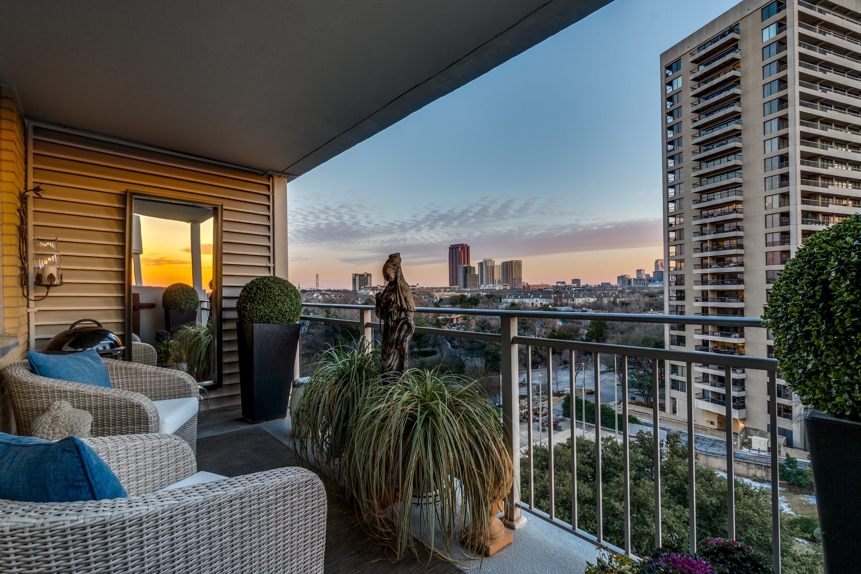  3883 Turtle Creek Boulevard #909 - 物件實景