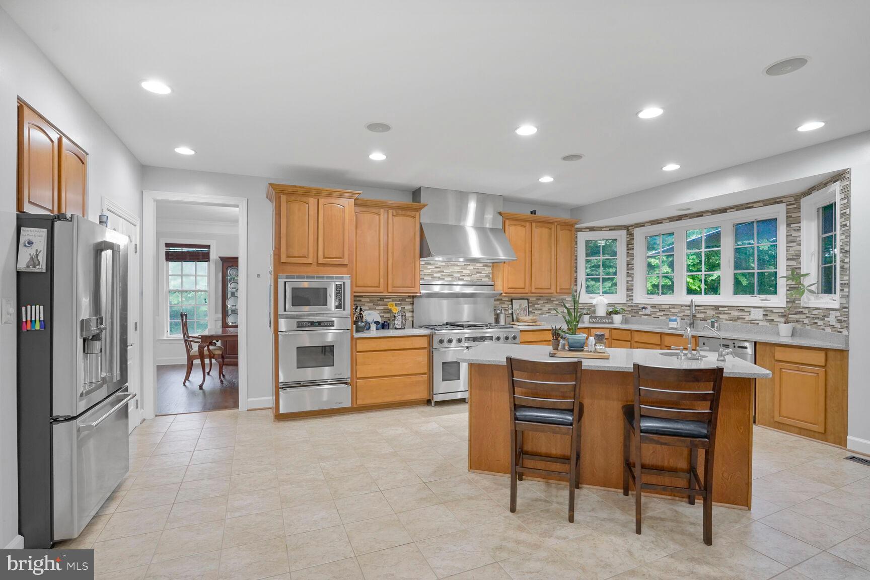 Woodbridge, Virginia, 22192, United States, 5 Bedrooms Bedrooms, ,5 BathroomsBathrooms,Residential,For Sale,1825491