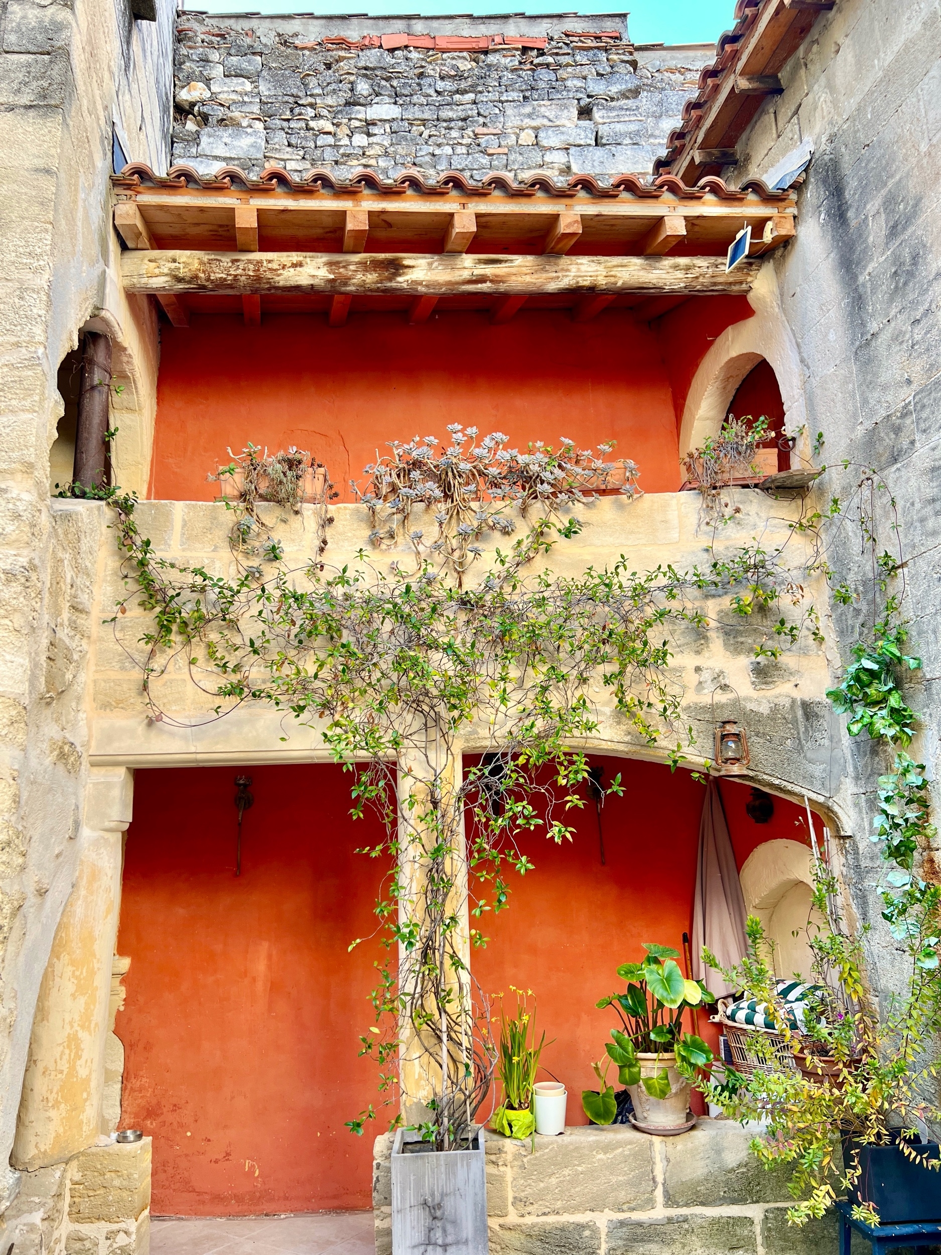  Located near Avignon, Arles and Saint Rémy de Provence, magnificent 15th centur… - 物件實景