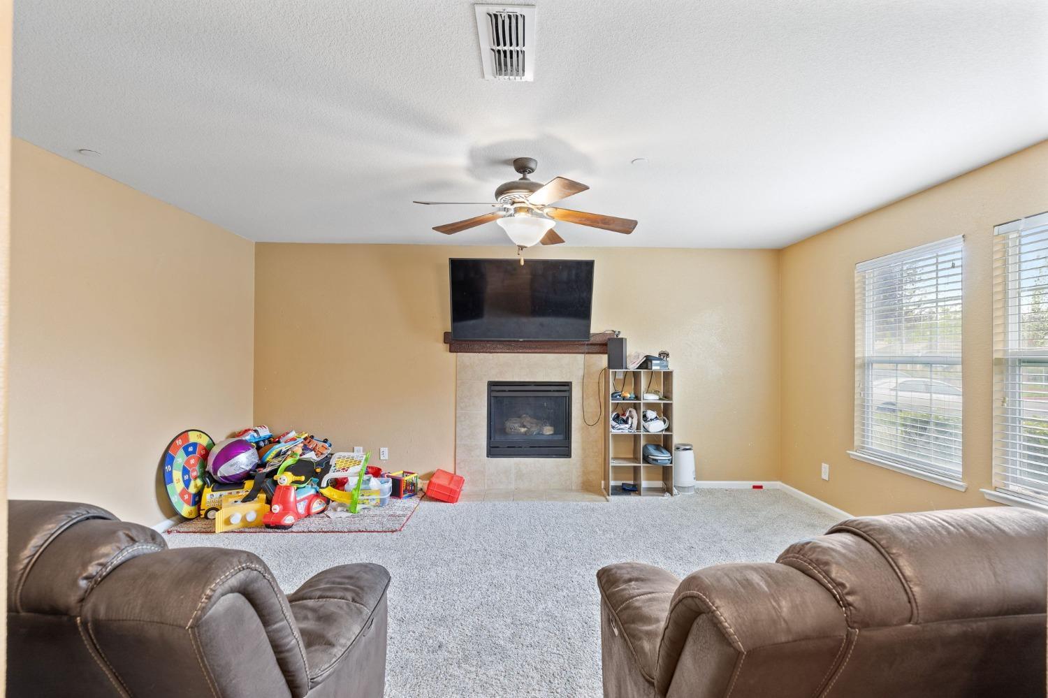 Woodland, California, 95776, United States, 3 Bedrooms Bedrooms, ,3 BathroomsBathrooms,Residential,For Sale,1910654