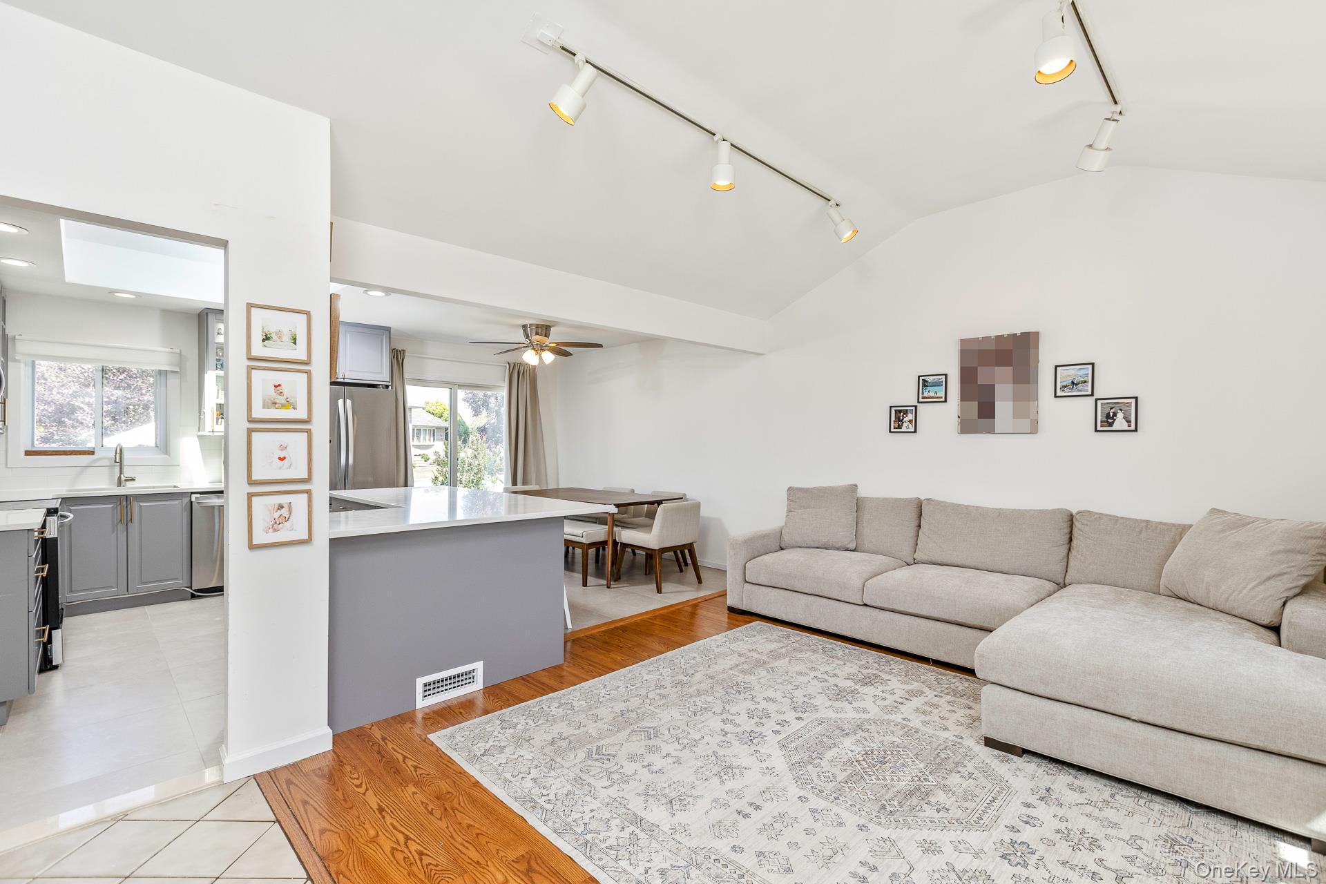  21 Pinetree Avenue, Hicksville, NY, 11801 - 物件實景