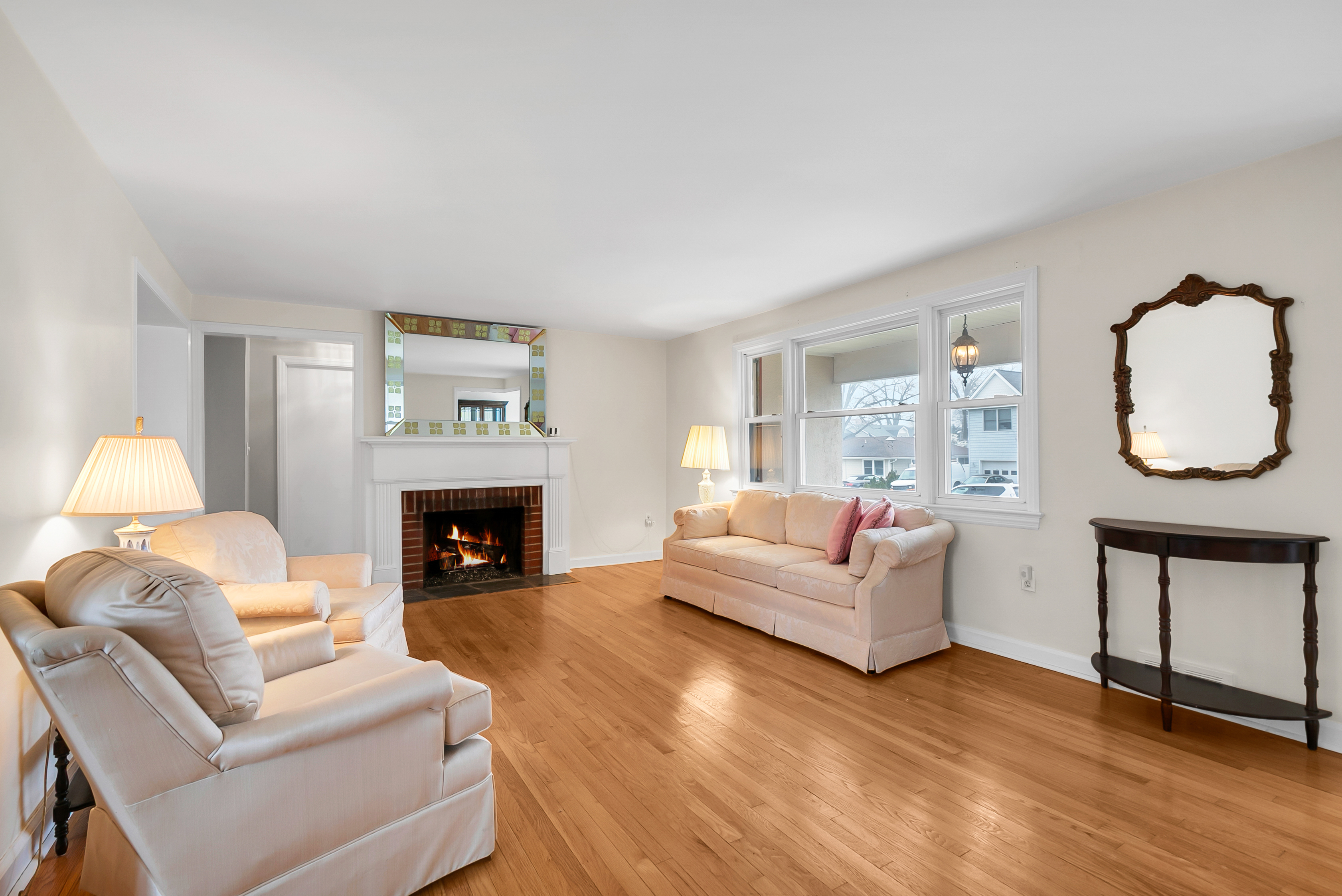  Fantastic Ranch on a Triangular  Corner Lot - 物件實景