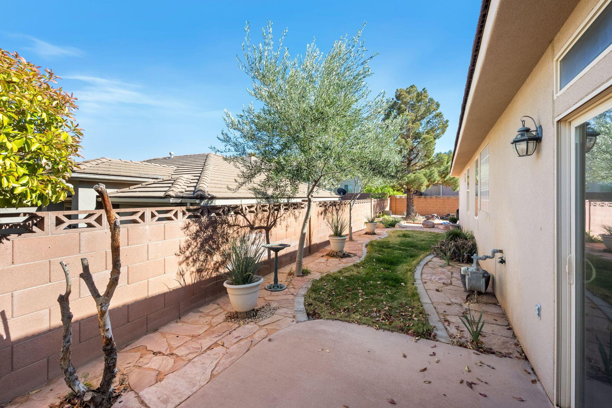 St George, Utah, 84790, United States, 3 Bedrooms Bedrooms, ,2 BathroomsBathrooms,Residential,For Sale,1878970