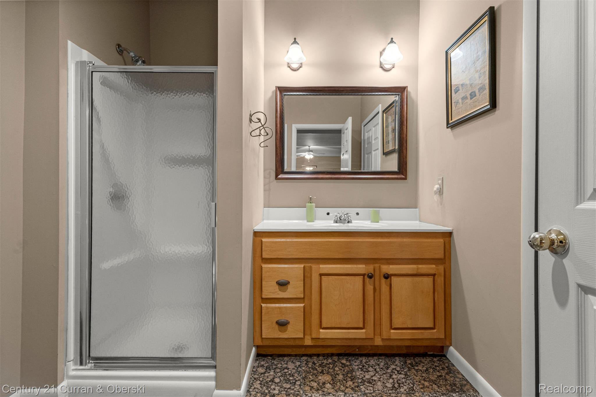 Shelby Charter Township, Michigan, 48316, United States, 2 Bedrooms Bedrooms, ,4 BathroomsBathrooms,Residential,For Sale,1977088