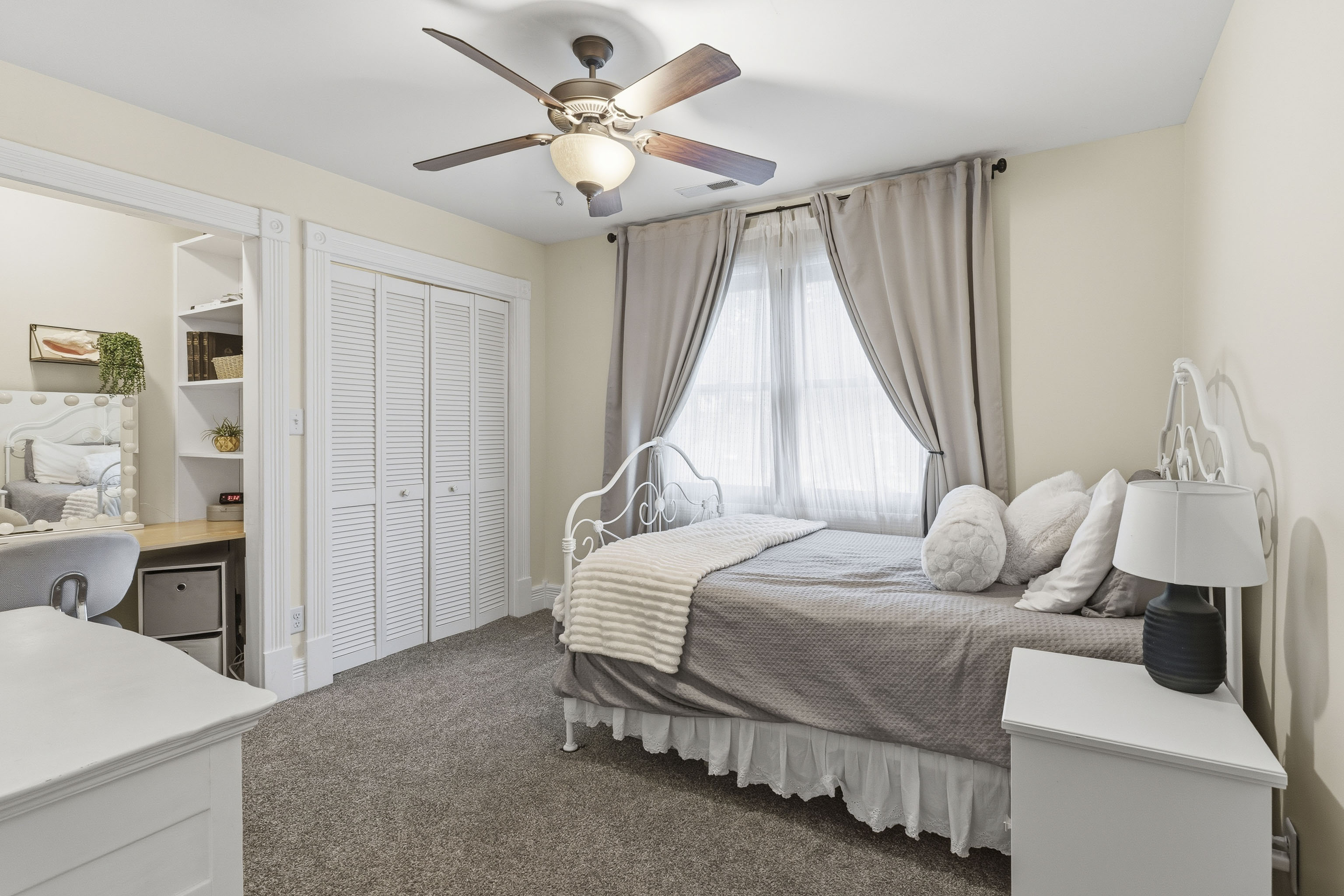 Manhattan, Kansas, 66503, United States, 4 Bedrooms Bedrooms, ,4 BathroomsBathrooms,Residential,For Sale,1985204