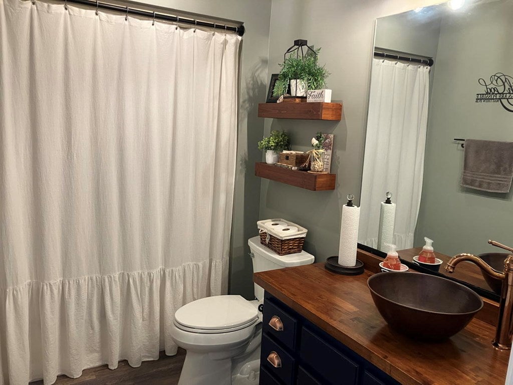 Hiawassee, Georgia, 30546, United States, 3 Bedrooms Bedrooms, ,2 BathroomsBathrooms,Residential,For Sale,1761717