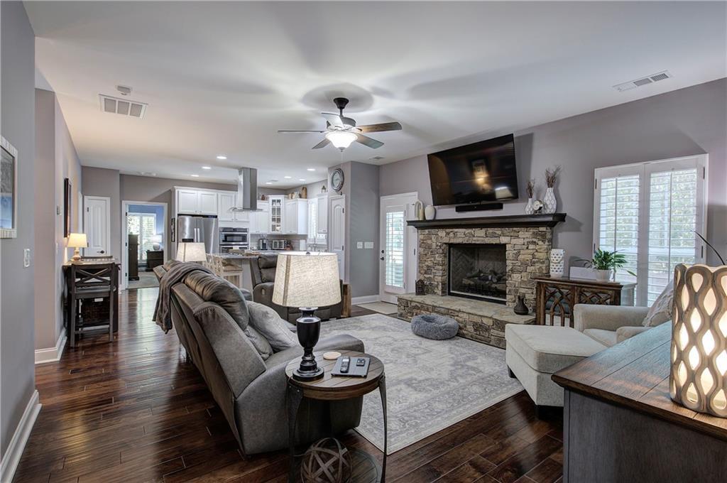 Adairsville, Georgia, 30103, United States, 3 Bedrooms Bedrooms, ,2 BathroomsBathrooms,Residential,For Sale,1951445