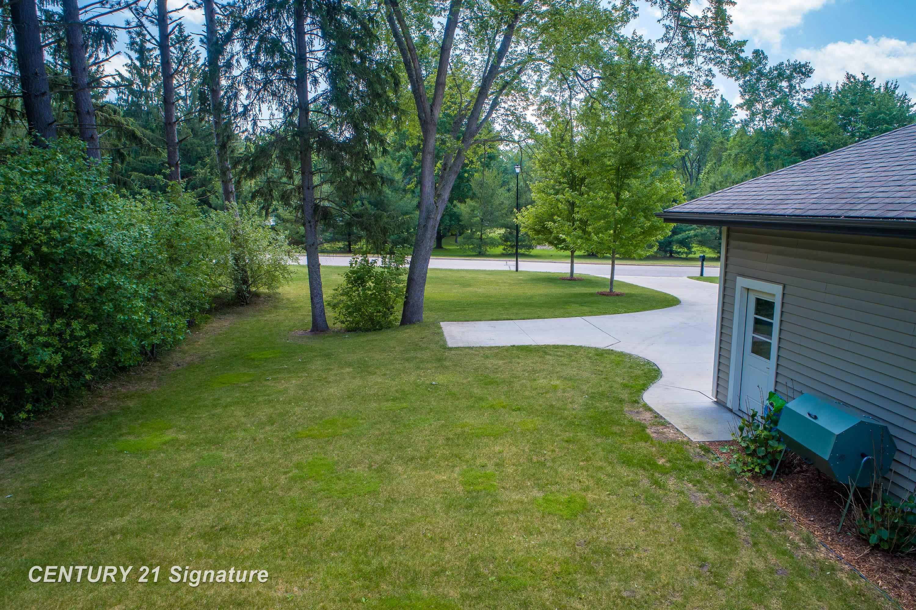 Midland, Michigan, 48642, United States, 4 Bedrooms Bedrooms, ,5 BathroomsBathrooms,Residential,For Sale,1975618