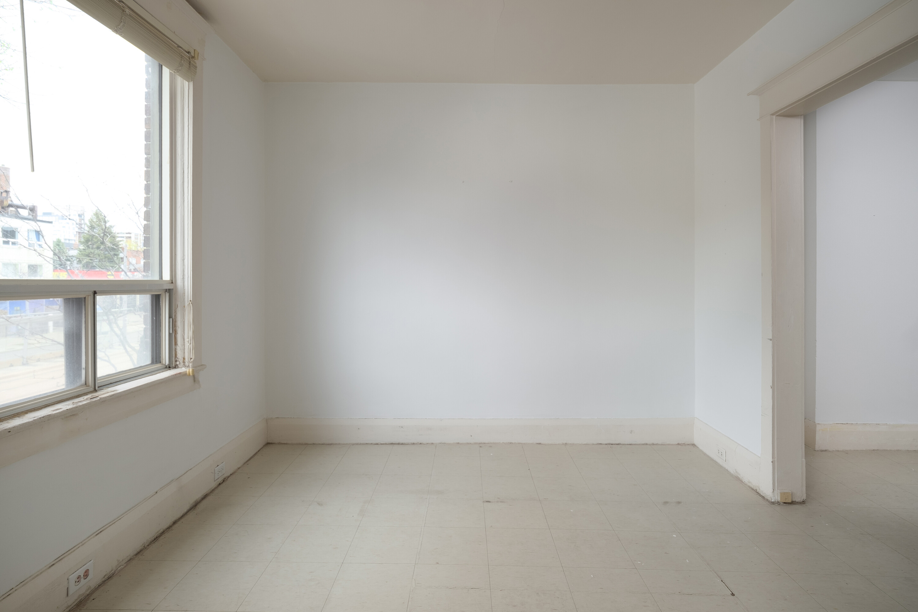  641 St Clair Ave W - 物件實景