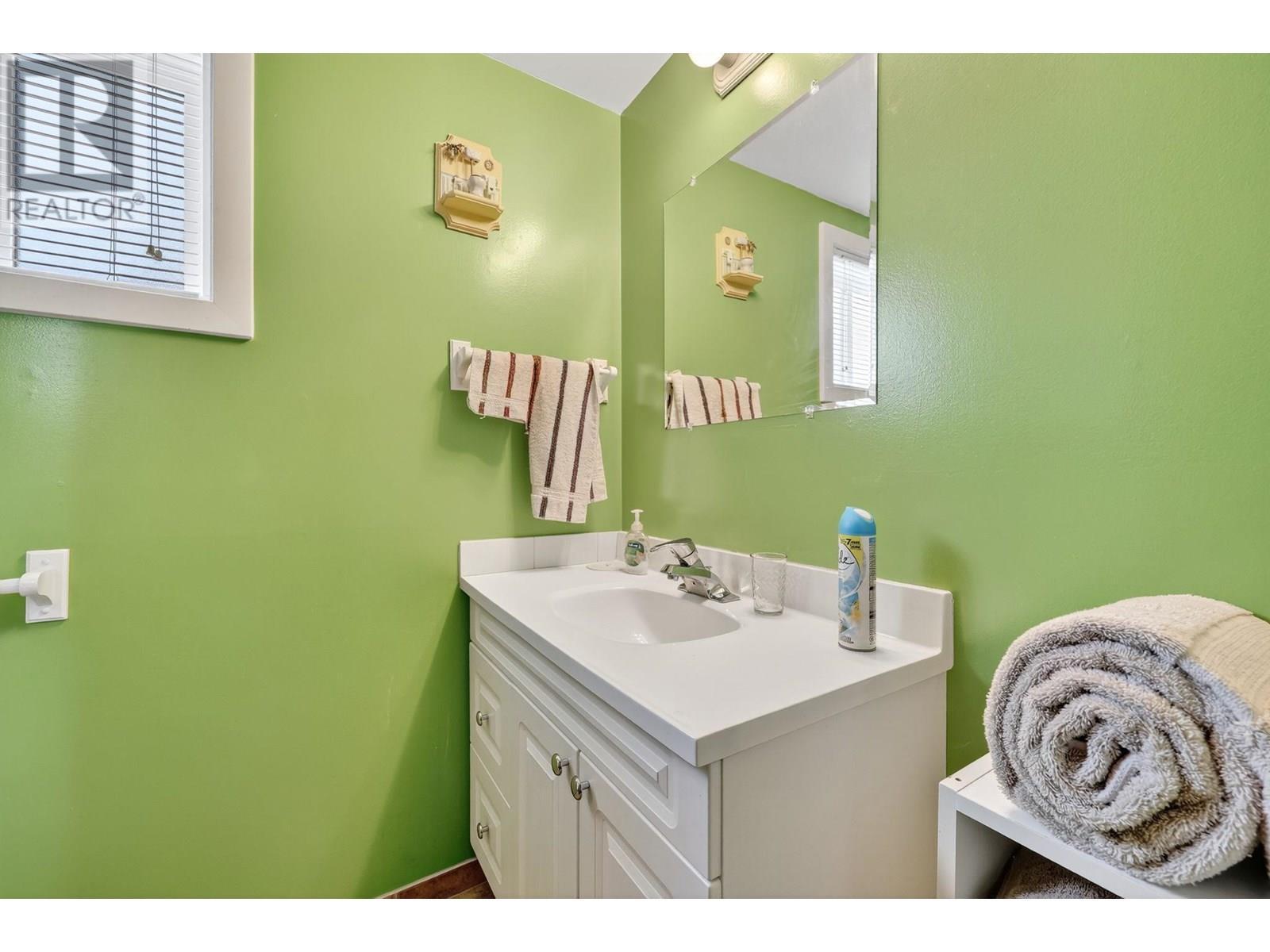 KELOWNA, British Columbia, V1Y 3S7, CA, 5 Bedrooms Bedrooms, ,2 BathroomsBathrooms,Residential,For Sale,1902795