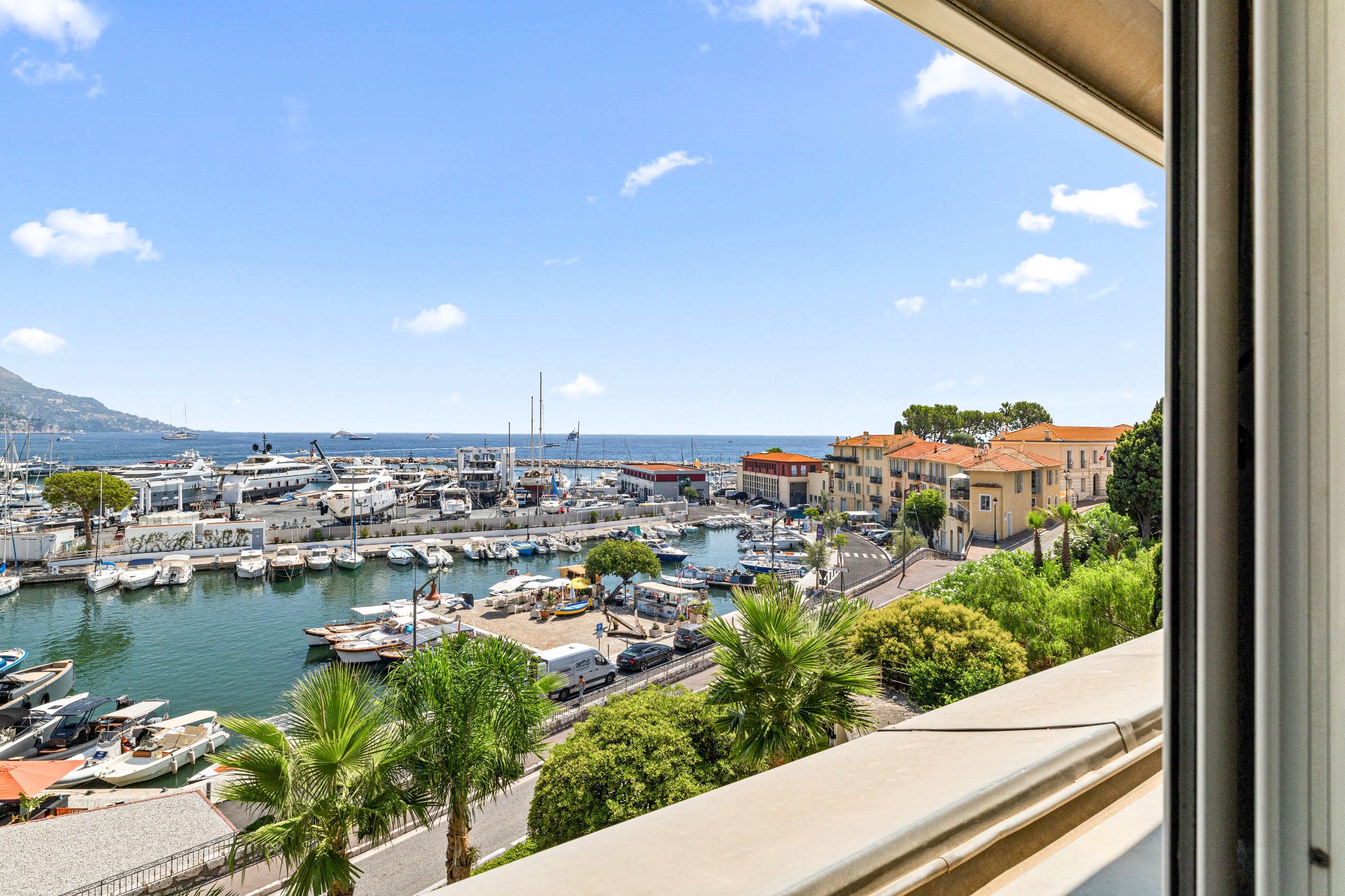  Sea-View Apartment in a Belle Époque Villa – Beaulieu-sur-Mer - 物件實景