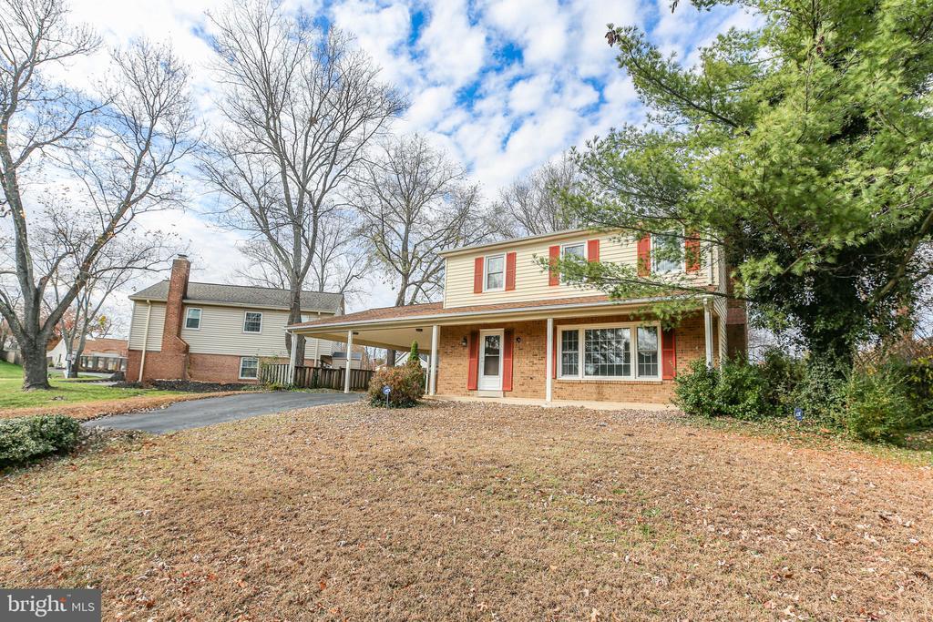 Springfield, Virginia, 22153, United States, 4 Bedrooms Bedrooms, ,4 BathroomsBathrooms,Residential,For Sale,1992836