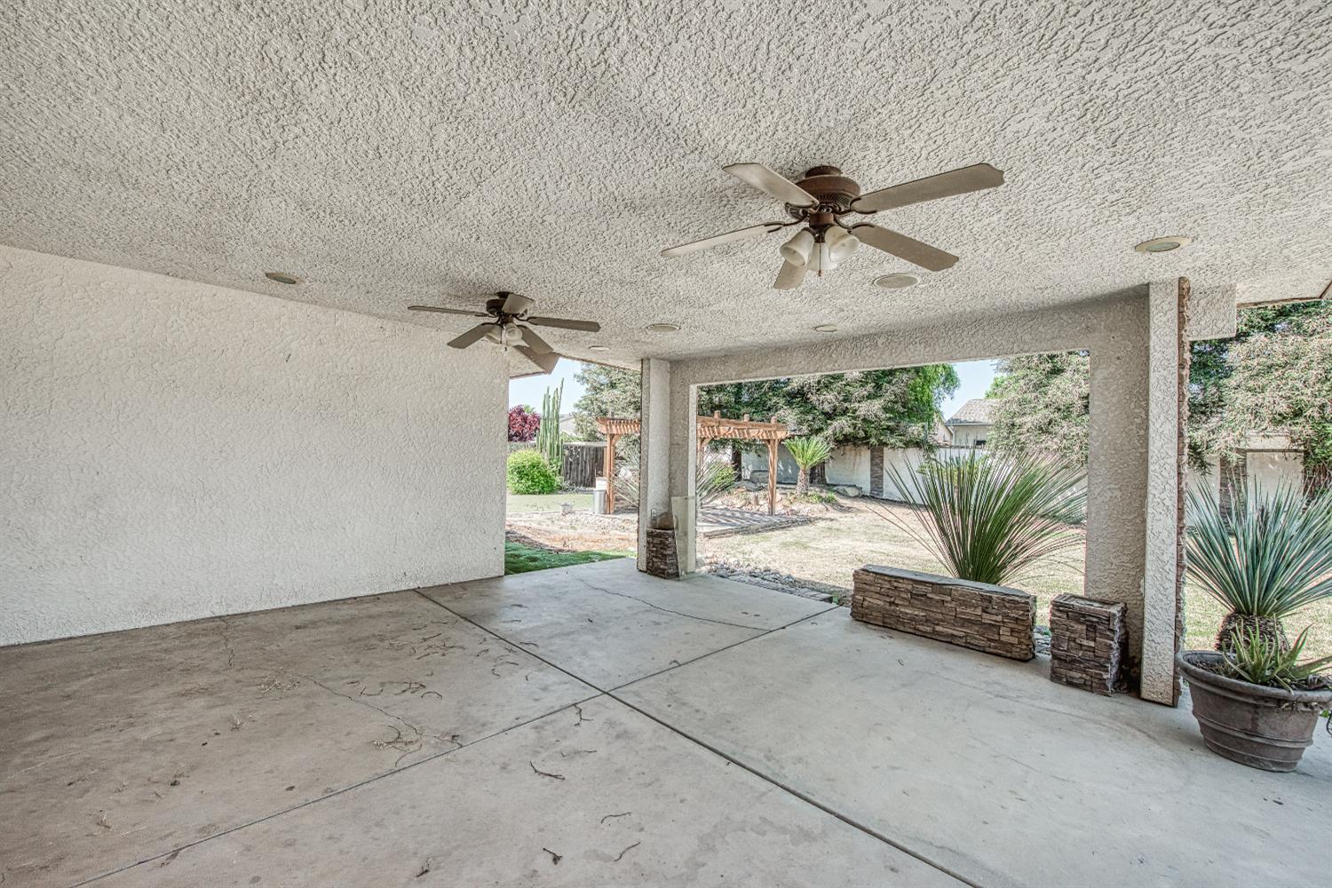 Fresno, California, 93722, United States, 3 Bedrooms Bedrooms, ,2 BathroomsBathrooms,Residential,For Sale,2039755