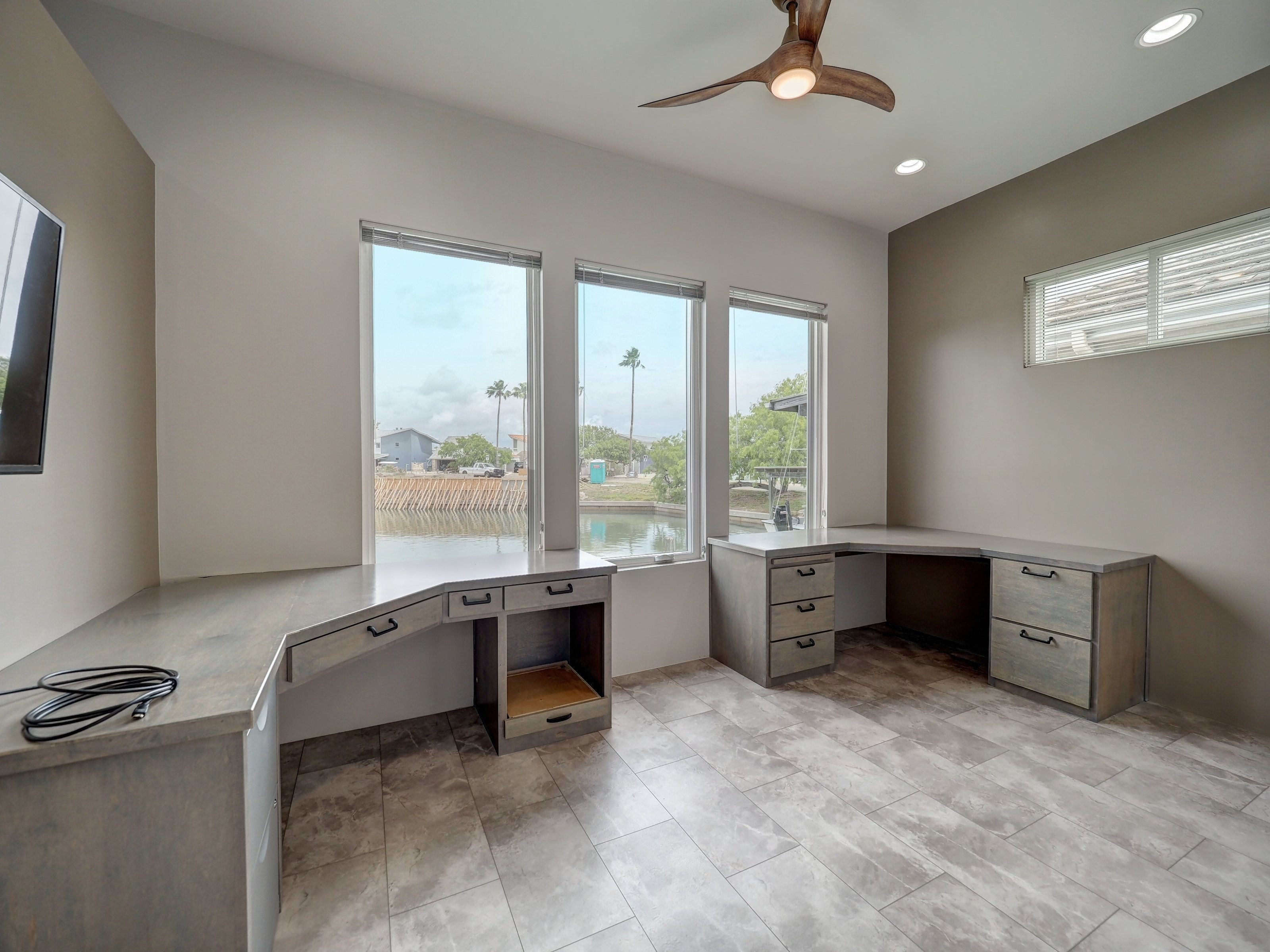  Ultimate Custom Waterfront Home - 物件實景