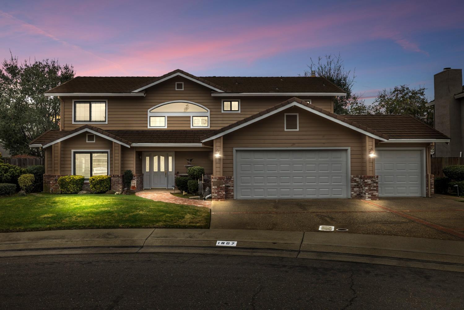 Lodi, California, 95242, United States, 4 Bedrooms Bedrooms, ,3 BathroomsBathrooms,Residential,For Sale,2012601