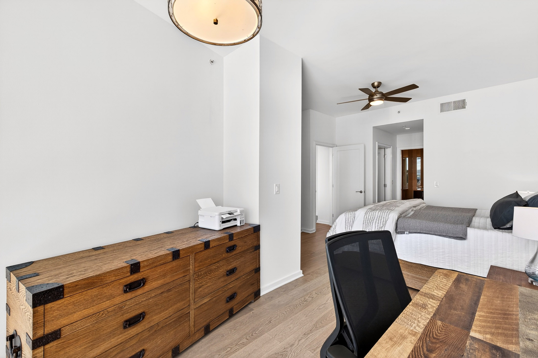  Refined Two Bedroom Residence with Sweeping Skyline Views - 物件實景