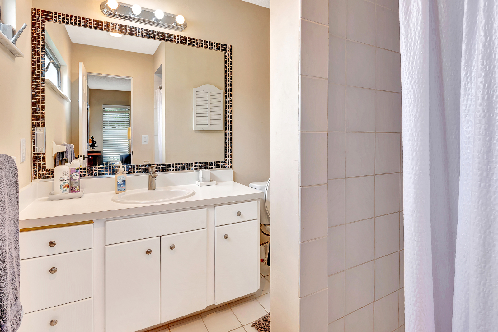 Sarasota, Florida, 34231, United States, 4 Bedrooms Bedrooms, ,2 BathroomsBathrooms,Residential,For Sale,1981224