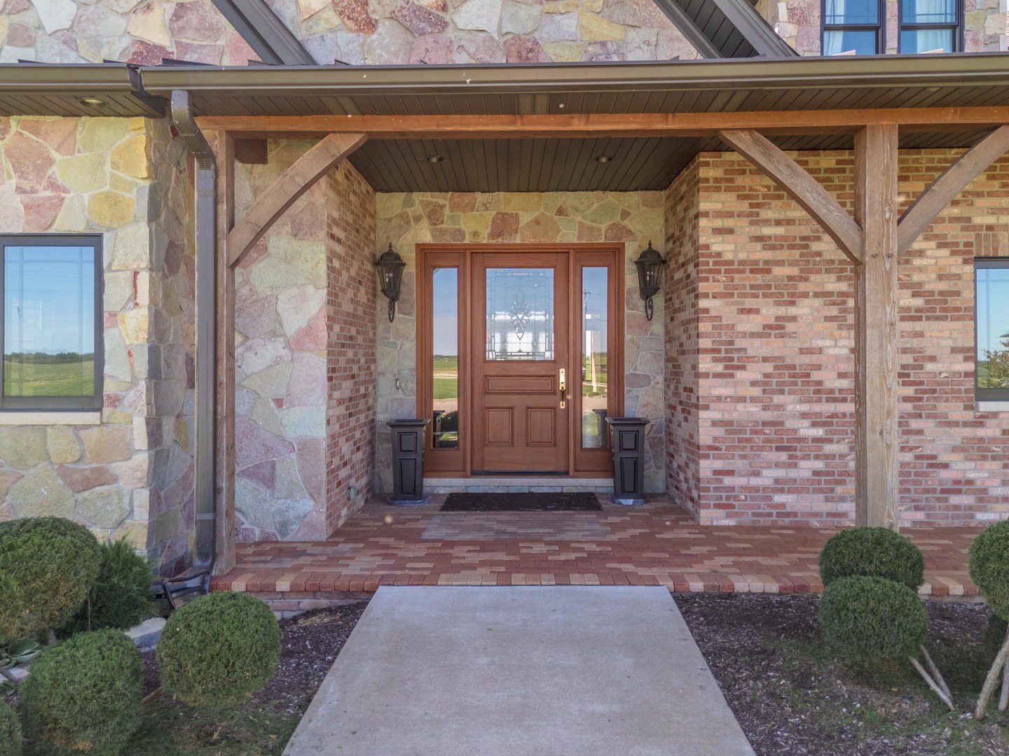 Hudson, Illinois, 61748, United States, 3 Bedrooms Bedrooms, ,5 BathroomsBathrooms,Residential,For Sale,1987913