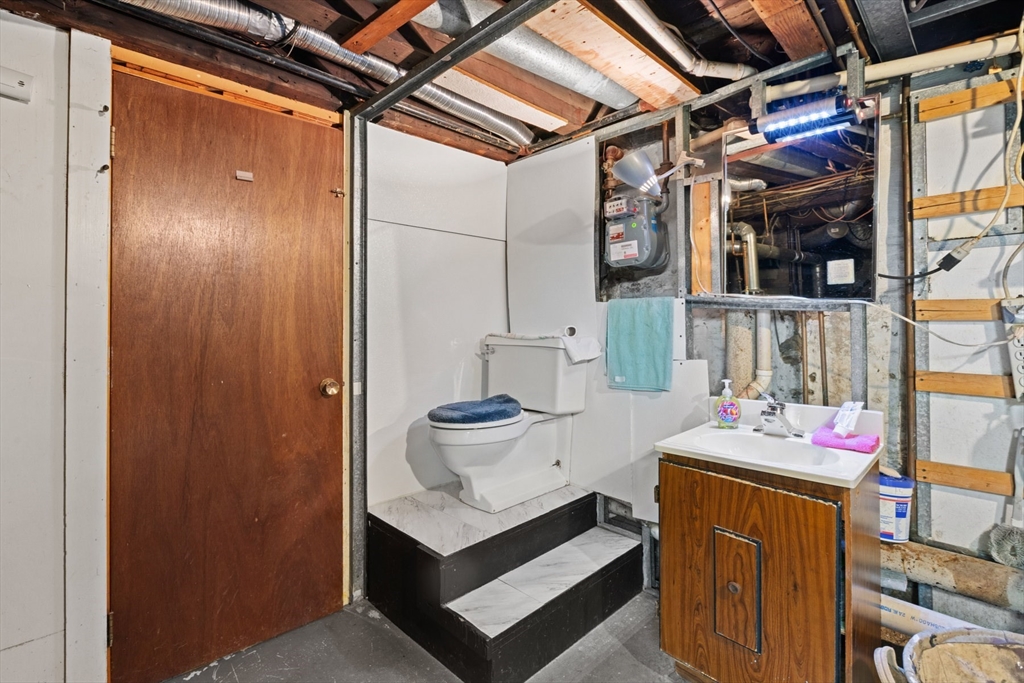 Medford, Massachusetts, 02155, United States, 3 Bedrooms Bedrooms, ,2 BathroomsBathrooms,Residential,For Sale,1923943