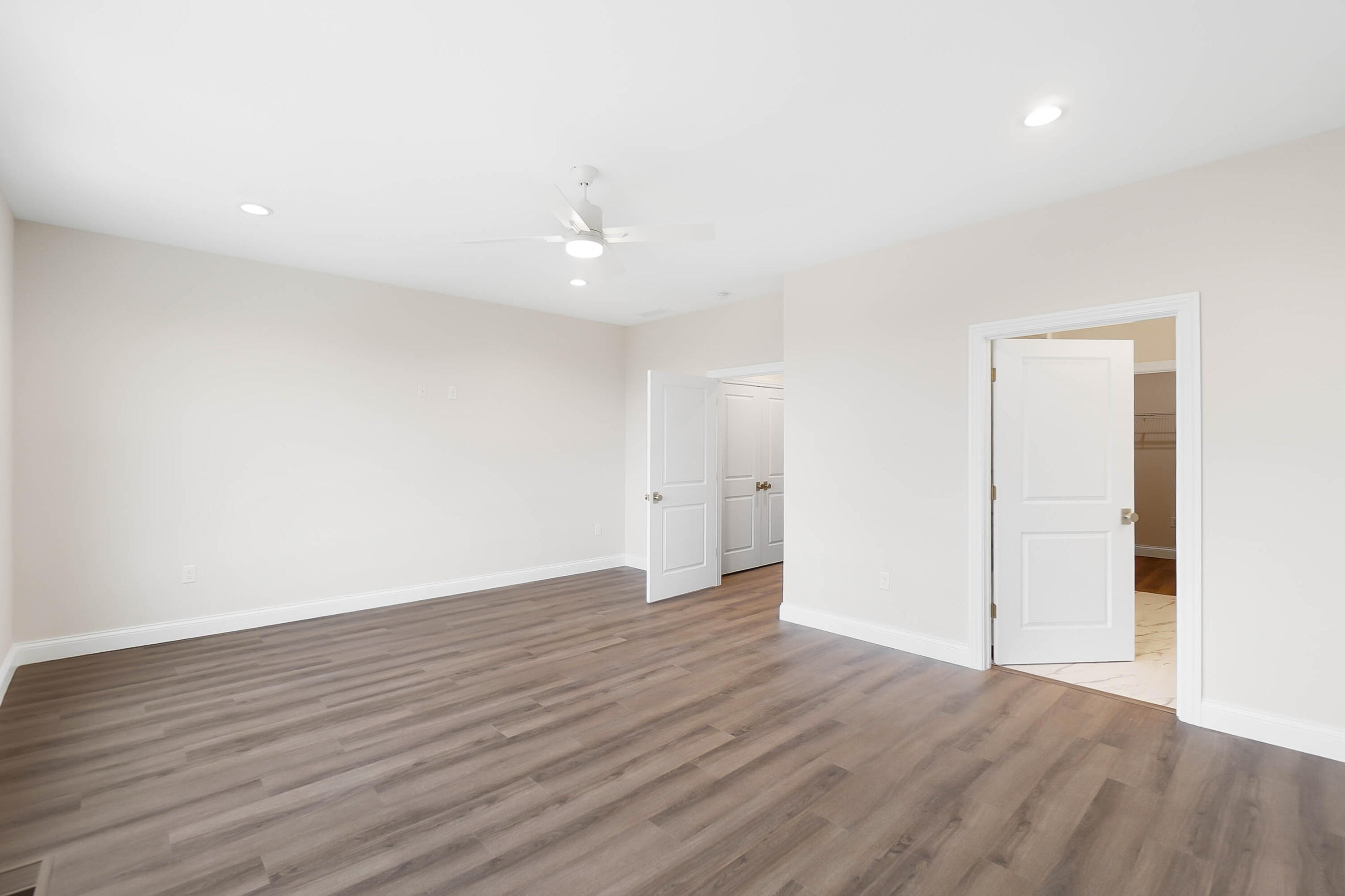 Newport, Kentucky, 41071, United States, 3 Bedrooms Bedrooms, ,4 BathroomsBathrooms,Residential,For Sale,1786326