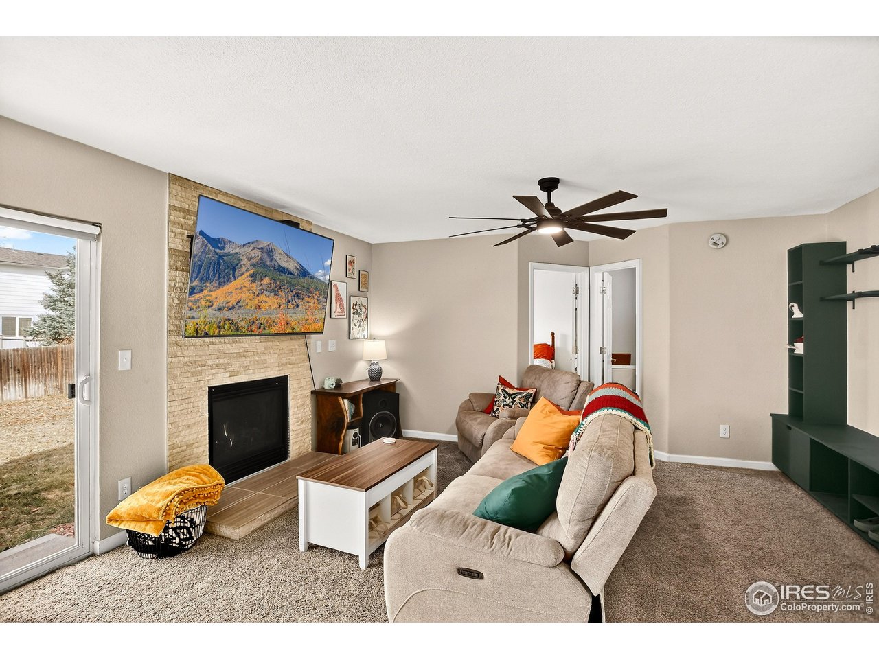 Aurora, Colorado, 80015, United States, 4 Bedrooms Bedrooms, ,2 BathroomsBathrooms,Residential,For Sale,2001847