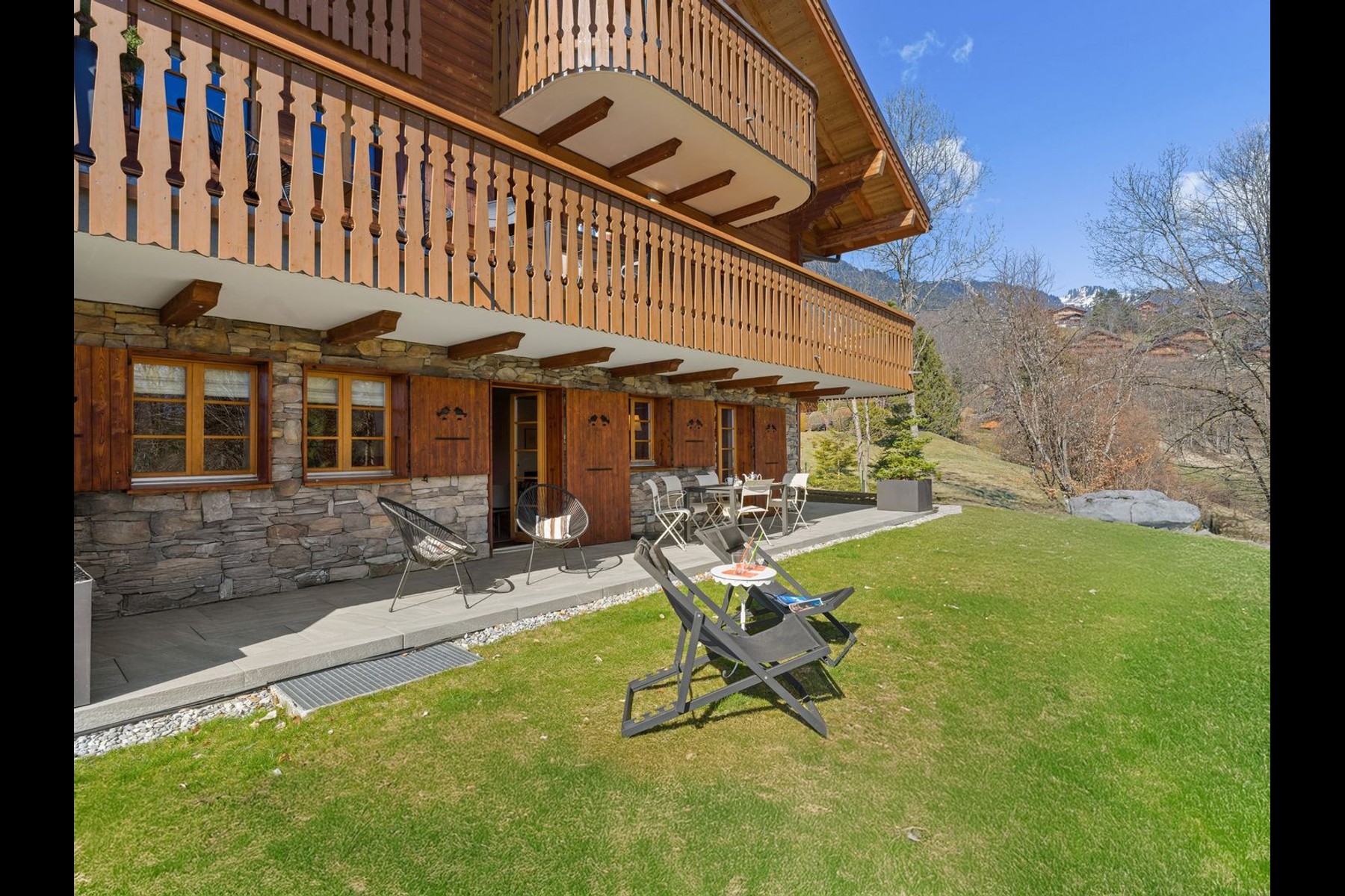  Beautiful 4.5-bedroom home with a fireplace, private garden, view, and 2 parking - 物件實景