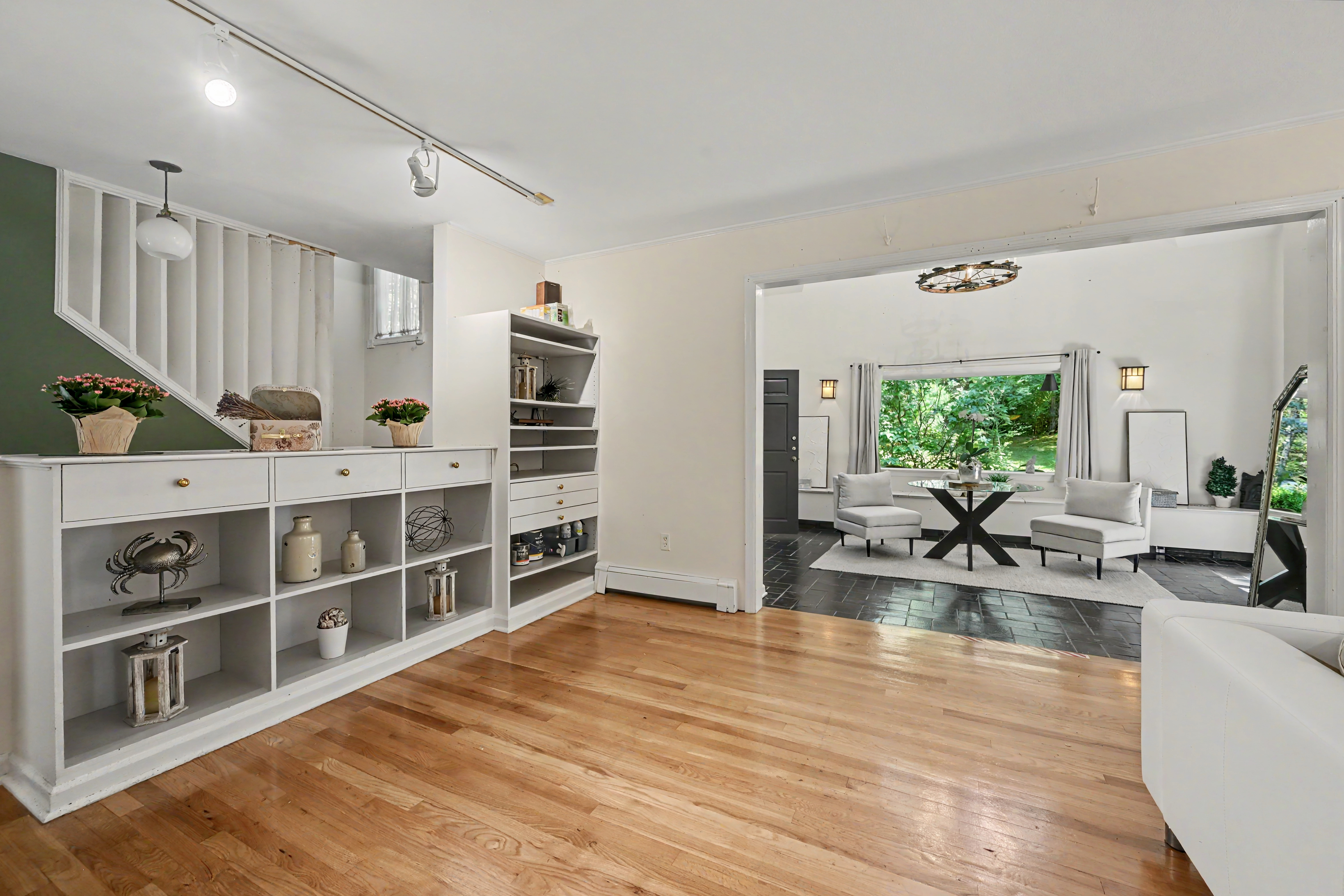  Sun-Drenched Contemporary Colonial Nestled on Two Picturesque Acres - 物件實景