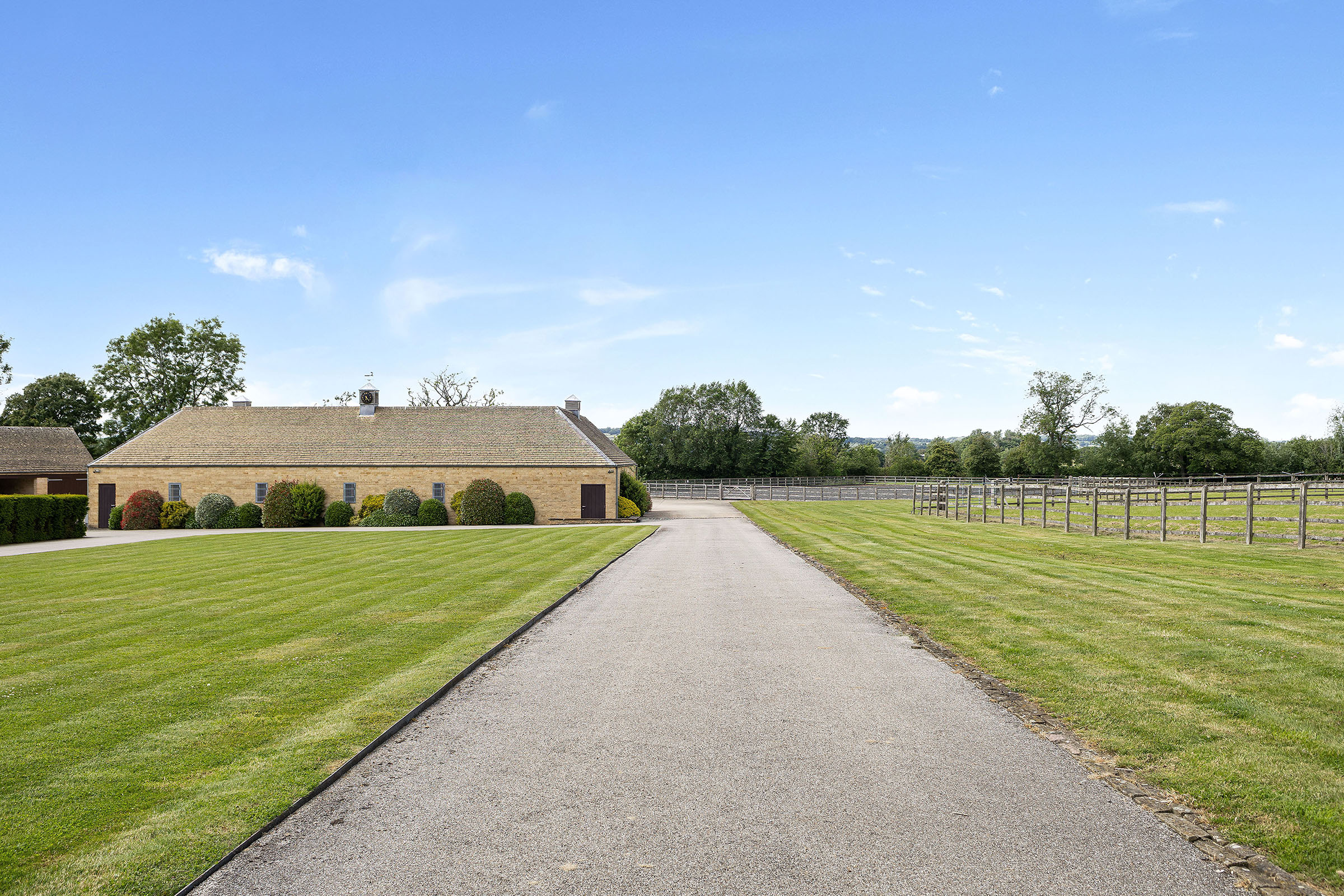  An Impressive Country Estate with Indoor Pool and Equestrian Facilities - 物件實景
