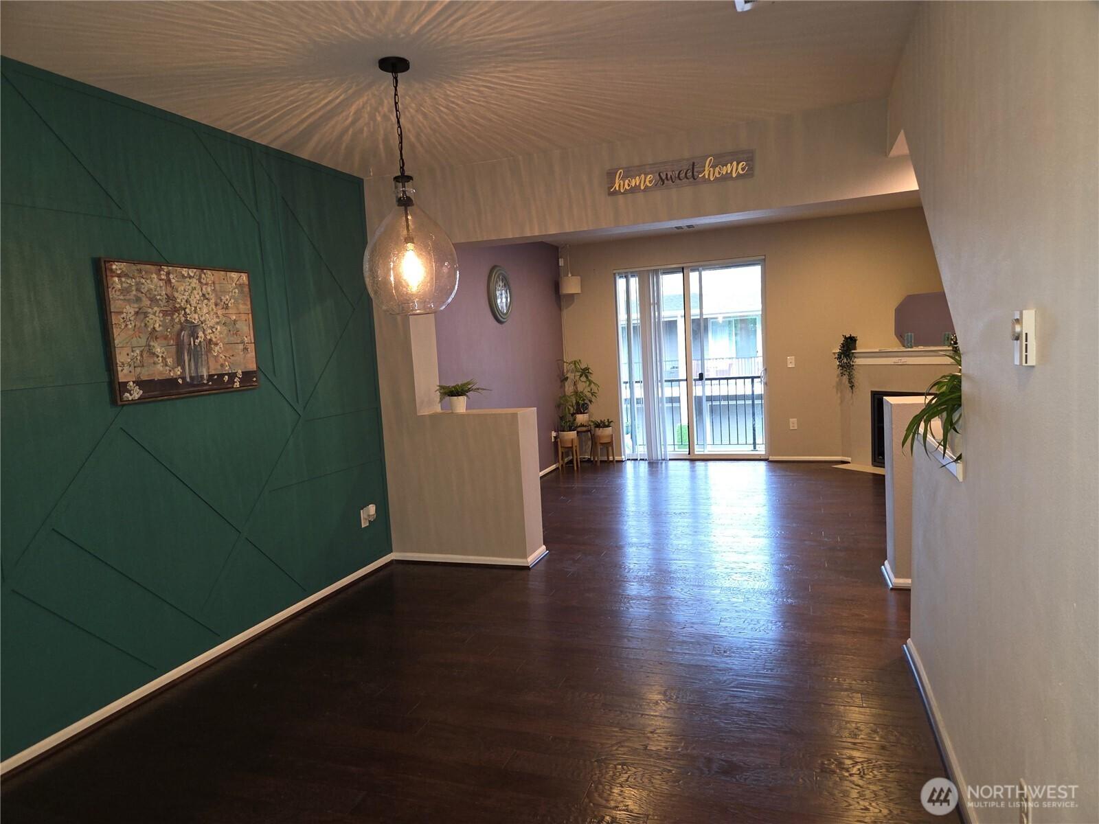 EVERETT, Washington, 98208, United States, 2 Bedrooms Bedrooms, ,3 BathroomsBathrooms,Residential,For Sale,1896693