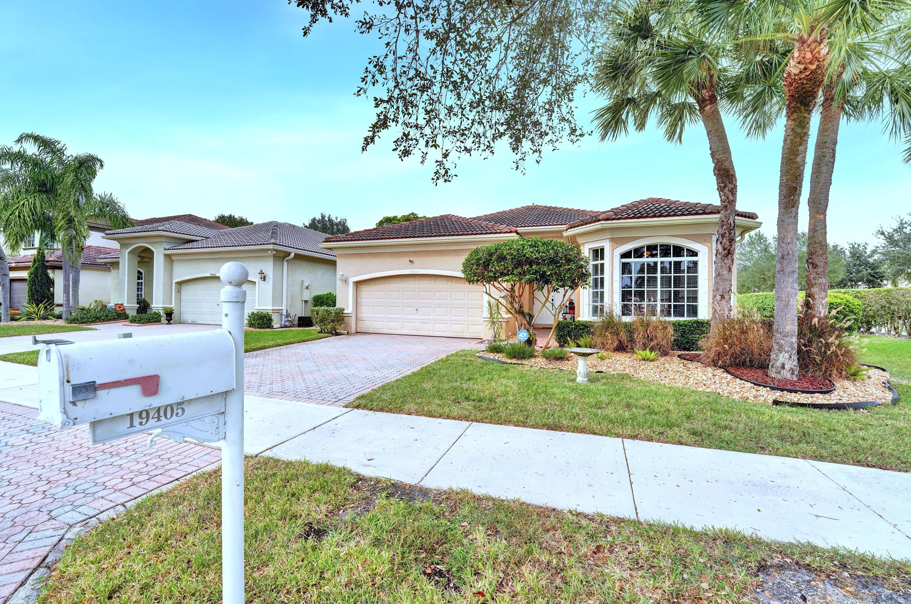 Pembroke Pines, Florida, 33332, United States, 3 Bedrooms Bedrooms, ,2 BathroomsBathrooms,Residential,For Sale,1987784