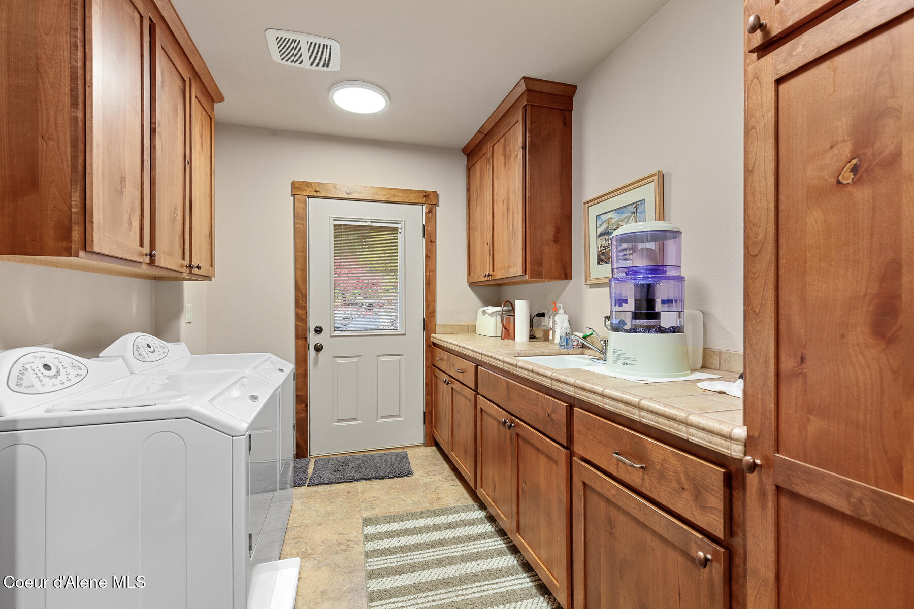 Hayden, Idaho, 83835, United States, 5 Bedrooms Bedrooms, ,4 BathroomsBathrooms,Residential,For Sale,1989952