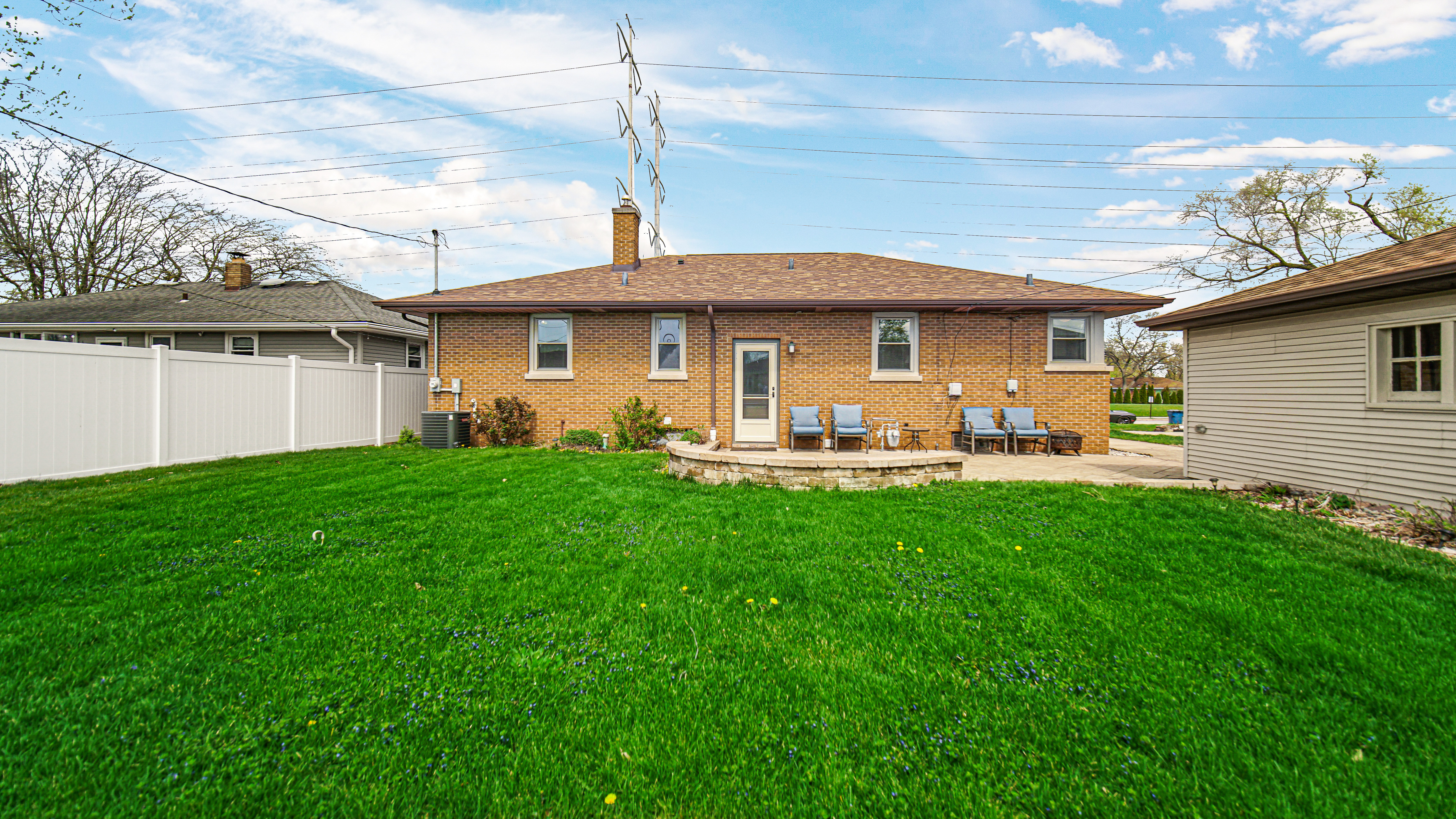  Meticulously Maintained Brick Ranch in Desirable Highland Location - 物件實景