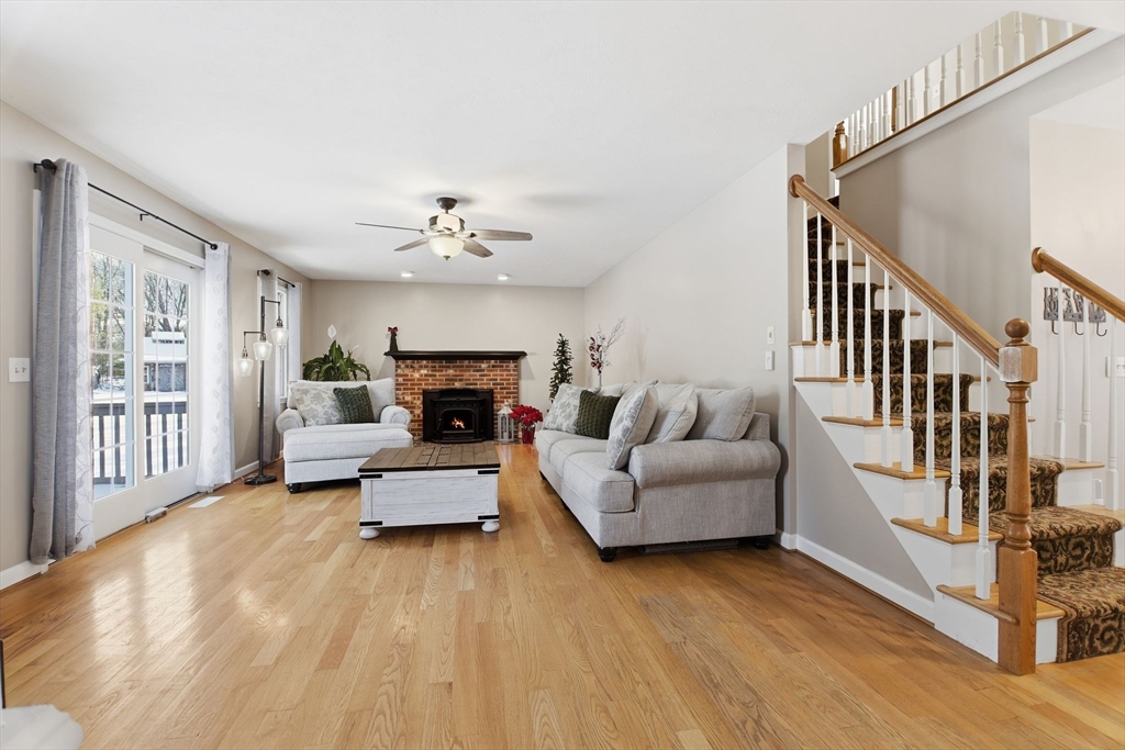 Southwick, Massachusetts, 01077, United States, 4 Bedrooms Bedrooms, ,3 BathroomsBathrooms,Residential,For Sale,2002928