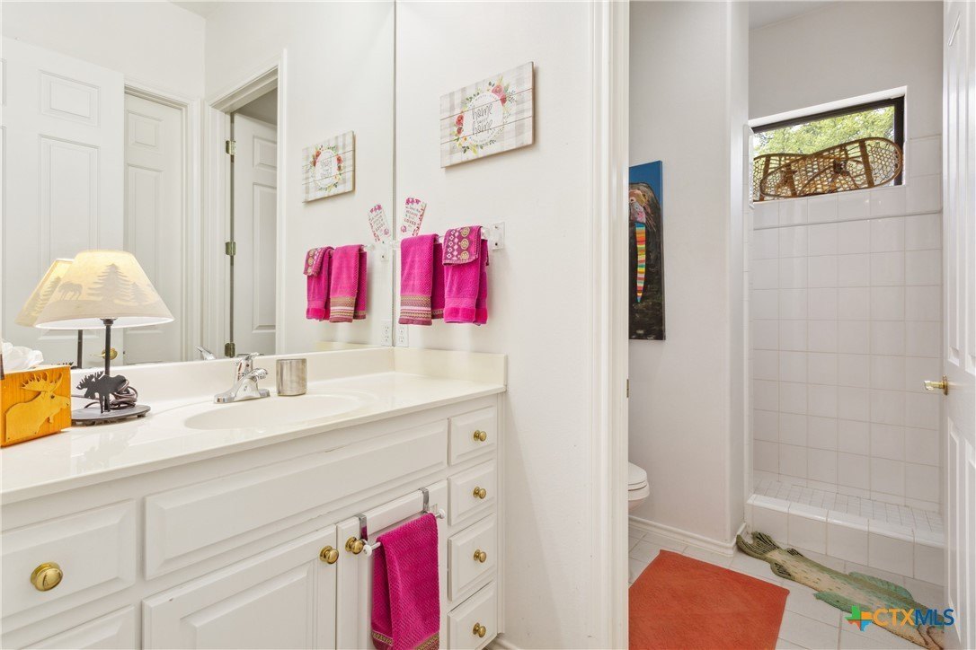 Salado, Texas, 76571, United States, 4 Bedrooms Bedrooms, ,7 BathroomsBathrooms,Residential,For Sale,1977249