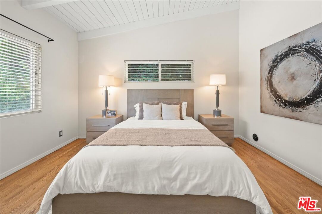 Los Angeles, California, 90049, United States, 3 Bedrooms Bedrooms, ,3 BathroomsBathrooms,Residential,For Sale,1908650
