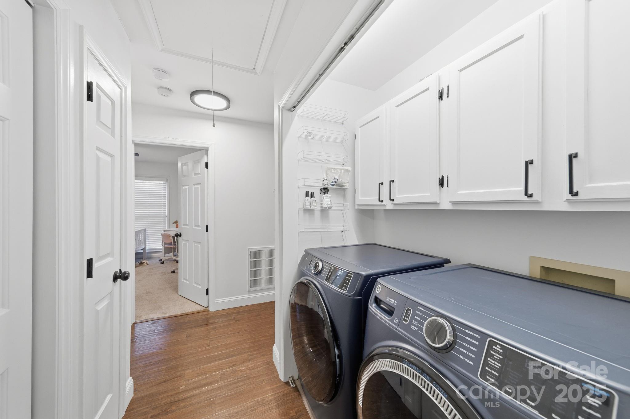 Charlotte, North Carolina, 28226, United States, 3 Bedrooms Bedrooms, ,2 BathroomsBathrooms,Residential,For Sale,1991268