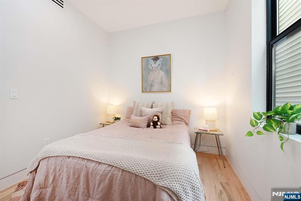 Jersey City, New Jersey, 07305, United States, 3 Bedrooms Bedrooms, ,2 BathroomsBathrooms,Residential,For Sale,1907522