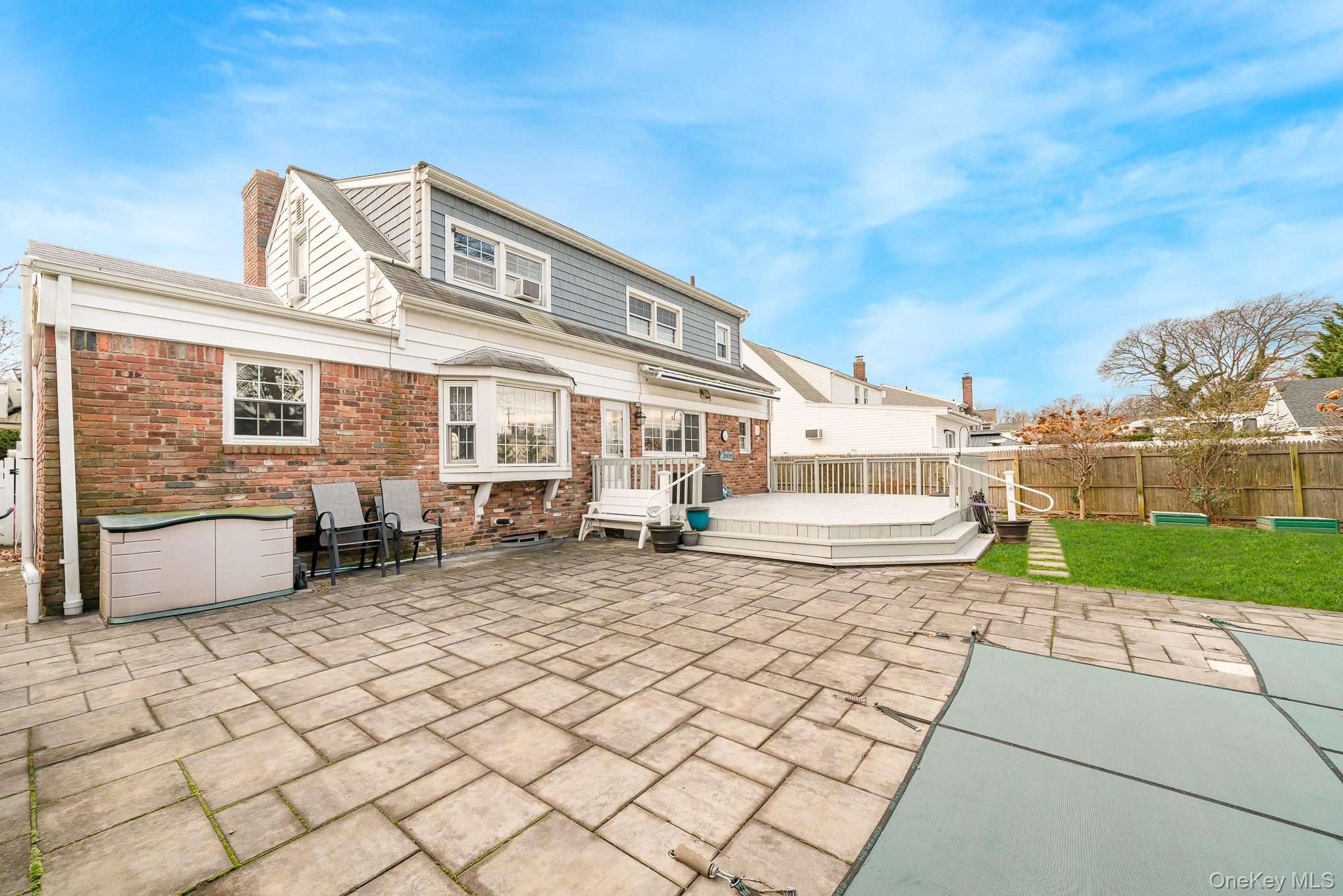 Seaford, New York, 11783, United States, 3 Bedrooms Bedrooms, ,2 BathroomsBathrooms,Residential,For Sale,2005849