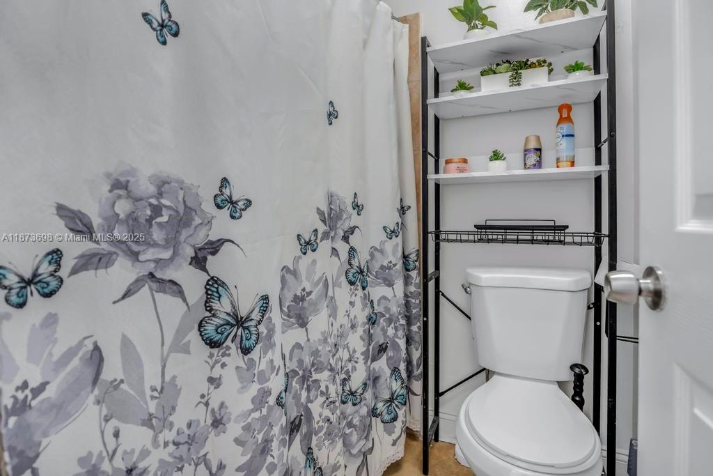 Homestead, Florida, 33032, United States, 5 Bedrooms Bedrooms, ,3 BathroomsBathrooms,Residential,For Sale,1941894