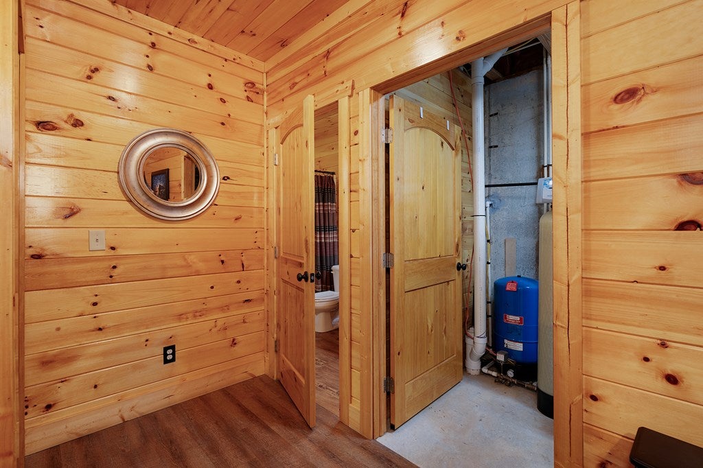 Ellijay, Georgia, 30540, United States, 3 Bedrooms Bedrooms, ,3 BathroomsBathrooms,Residential,For Sale,1999878