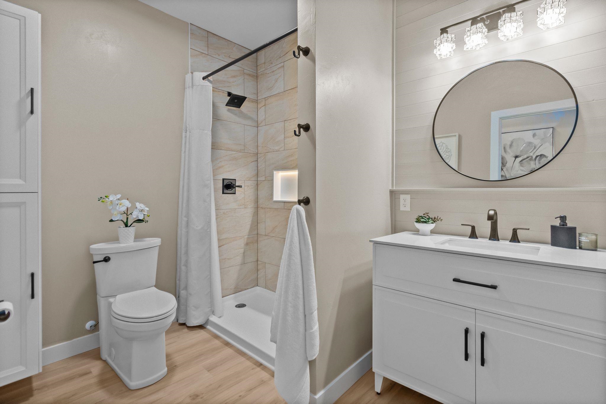 NEENAH, Wisconsin, 54956, United States, 3 Bedrooms Bedrooms, ,2 BathroomsBathrooms,Residential,For Sale,1912051