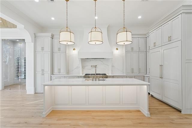 Metairie, Louisiana, 70005, United States, 6 Bedrooms Bedrooms, ,5 BathroomsBathrooms,Residential,For Sale,2010841