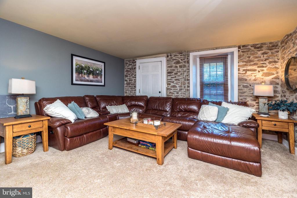 Ottsville, Pennsylvania, 18942, United States, 3 Bedrooms Bedrooms, ,3 BathroomsBathrooms,Residential,For Sale,1950550