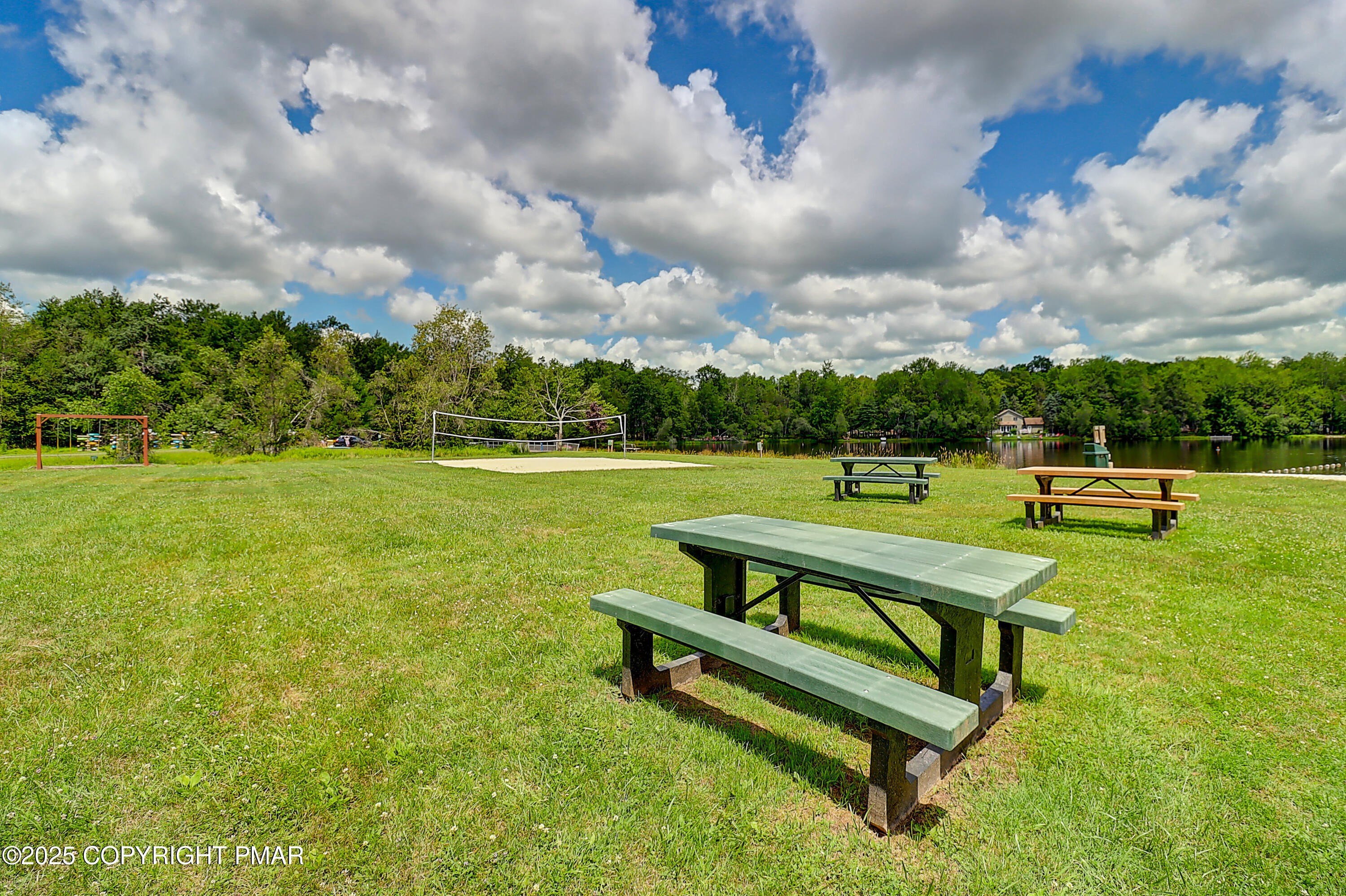 Blakeslee, Pennsylvania, 18610, United States, 4 Bedrooms Bedrooms, ,4 BathroomsBathrooms,Residential,For Sale,1982561