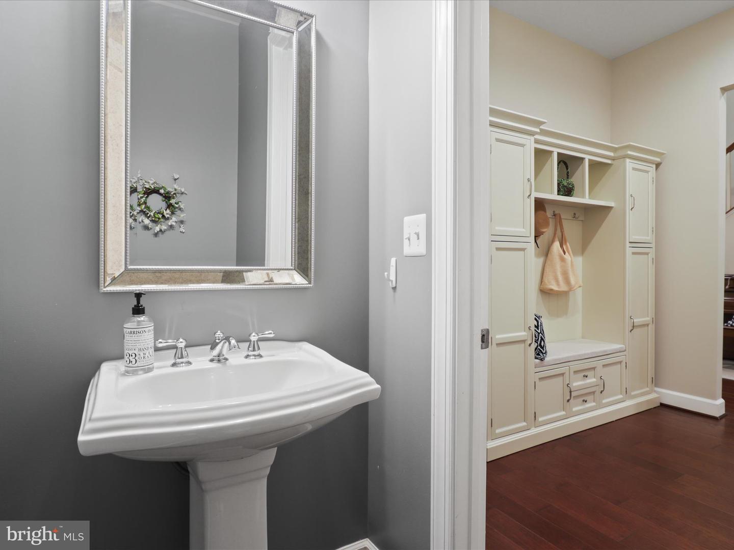Ashburn, Virginia, 20148, United States, 3 Bedrooms Bedrooms, ,4 BathroomsBathrooms,Residential,For Sale,1918442