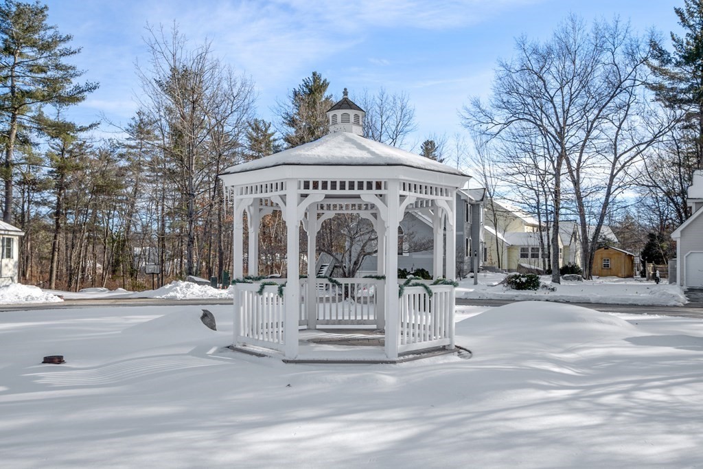 Hooksett, New Hampshire, 03106, United States, 3 Bedrooms Bedrooms, ,3 BathroomsBathrooms,Residential,For Sale,1930253