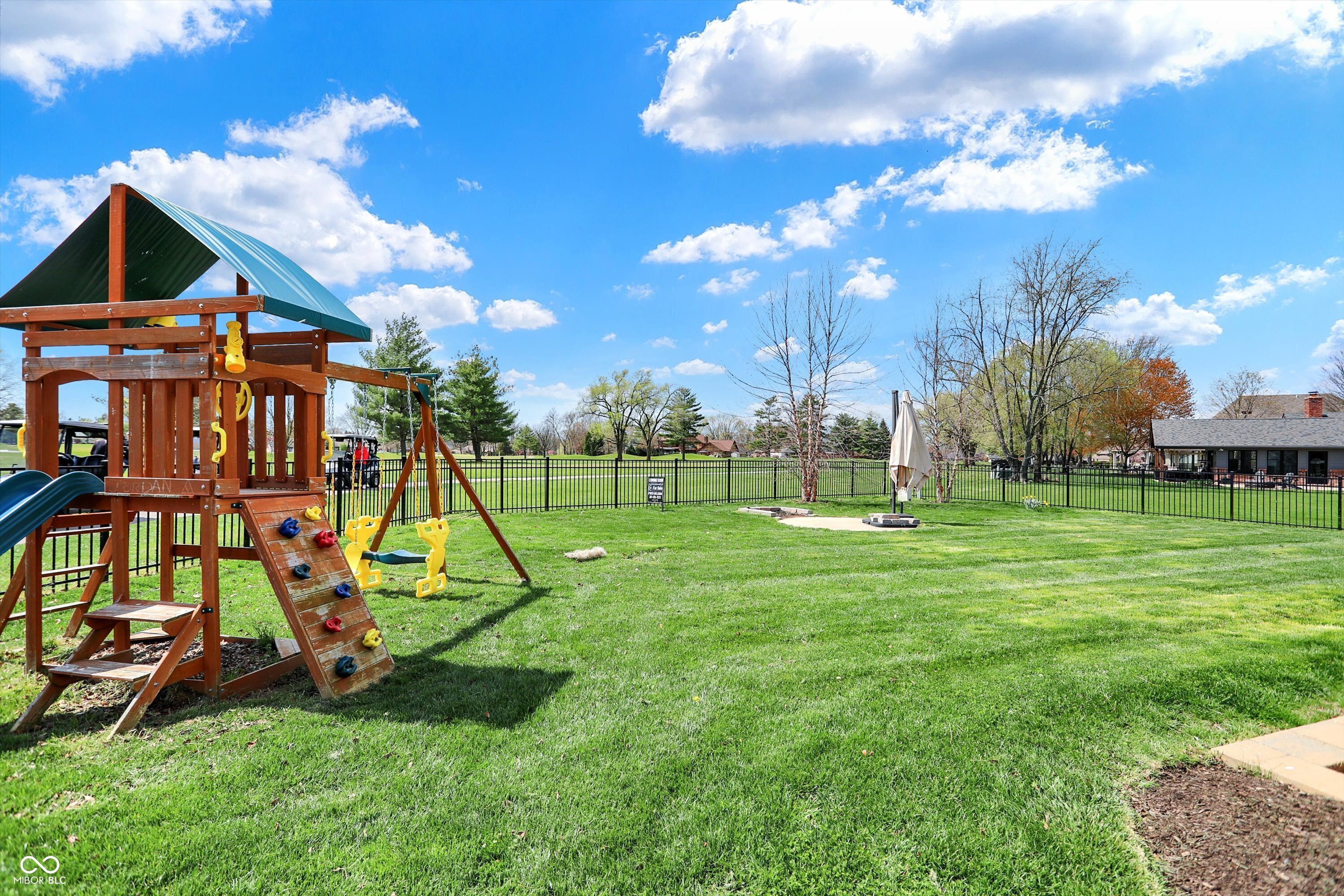 Greenwood, Indiana, 46143, United States, 4 Bedrooms Bedrooms, ,3 BathroomsBathrooms,Residential,For Sale,1976804